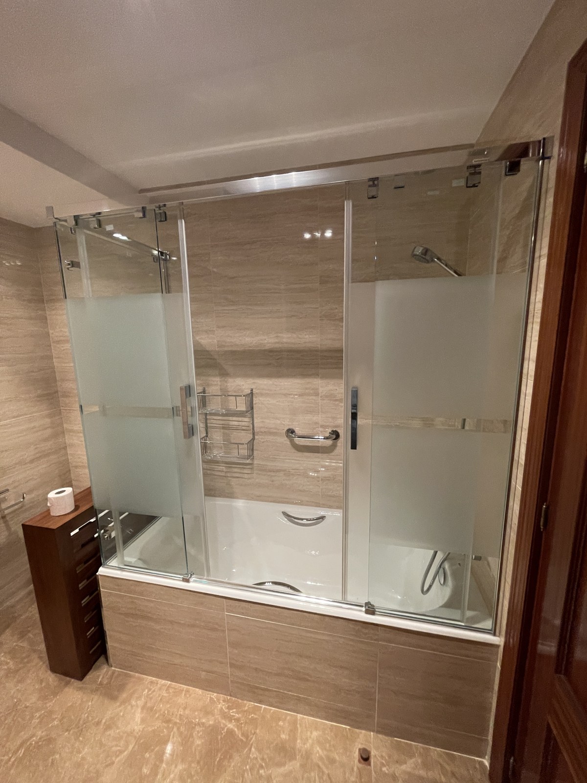 Baño principal antes de la reforma en Conde de Casal