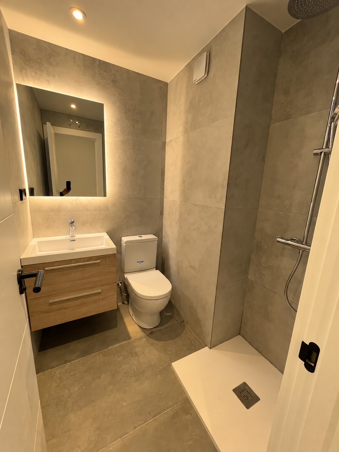 Segundo baño con ducha en Conde de Casal