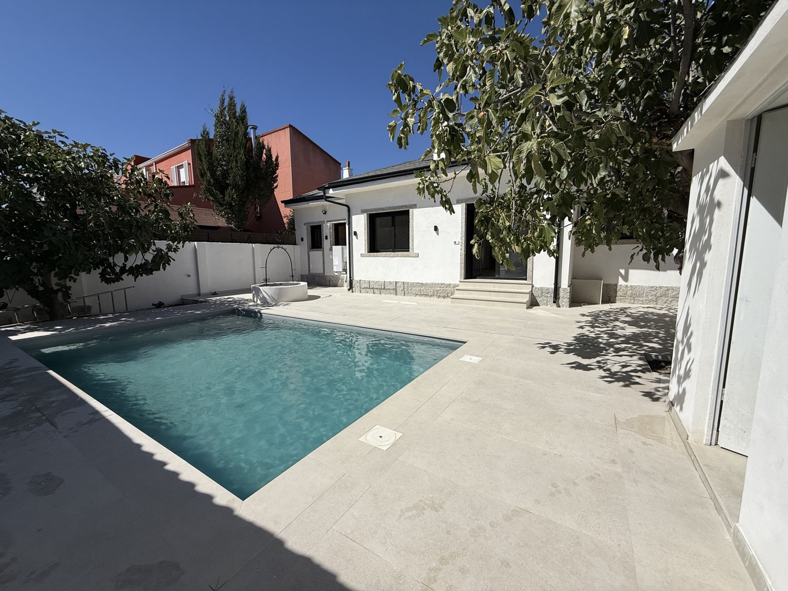 Patio con piscina en Las Rozas