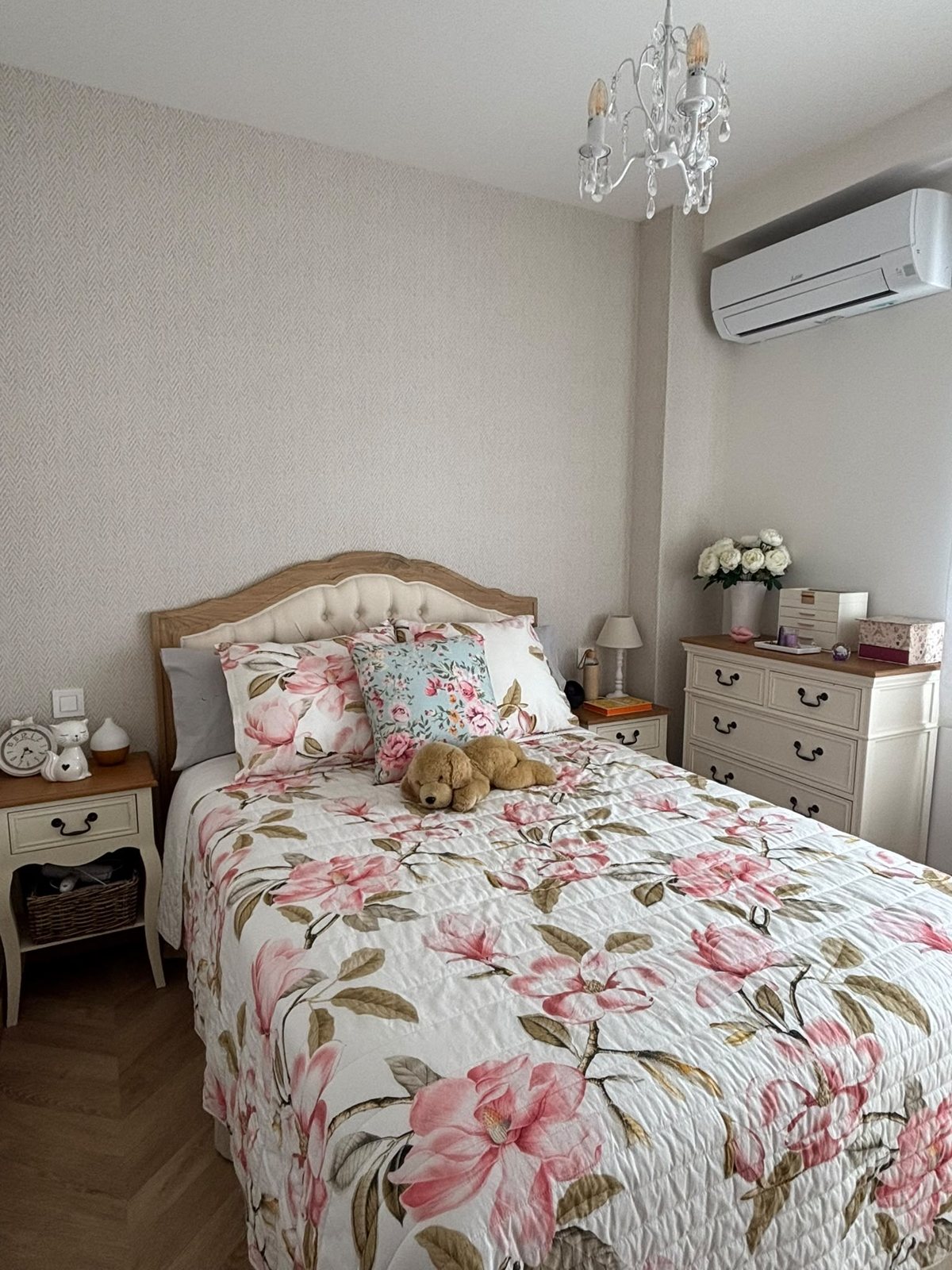 Dormitorio amueblado